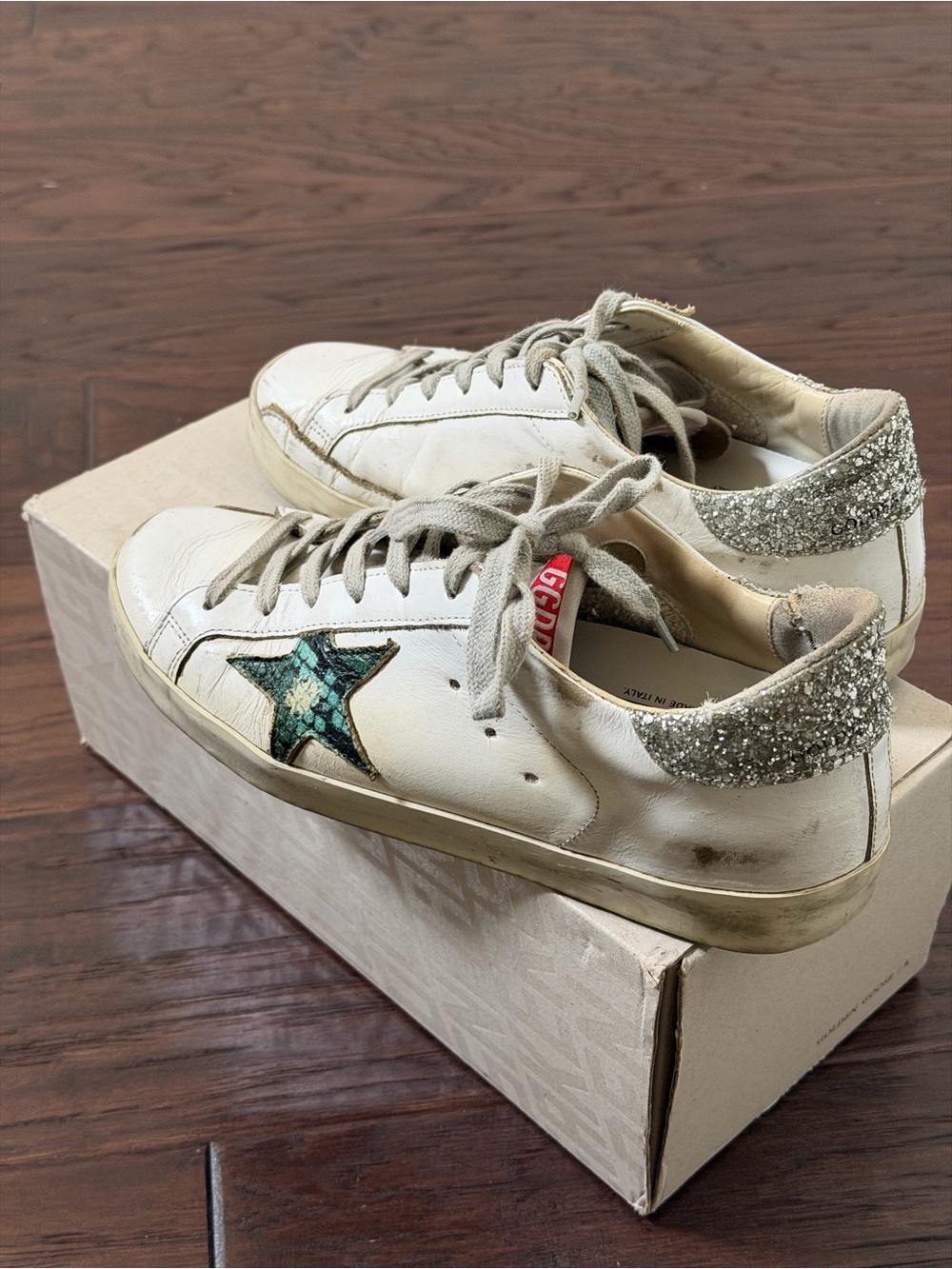 Golden Goose White Sneakers with Green Star and Silver Glitter Heel - Picture 2 of 8